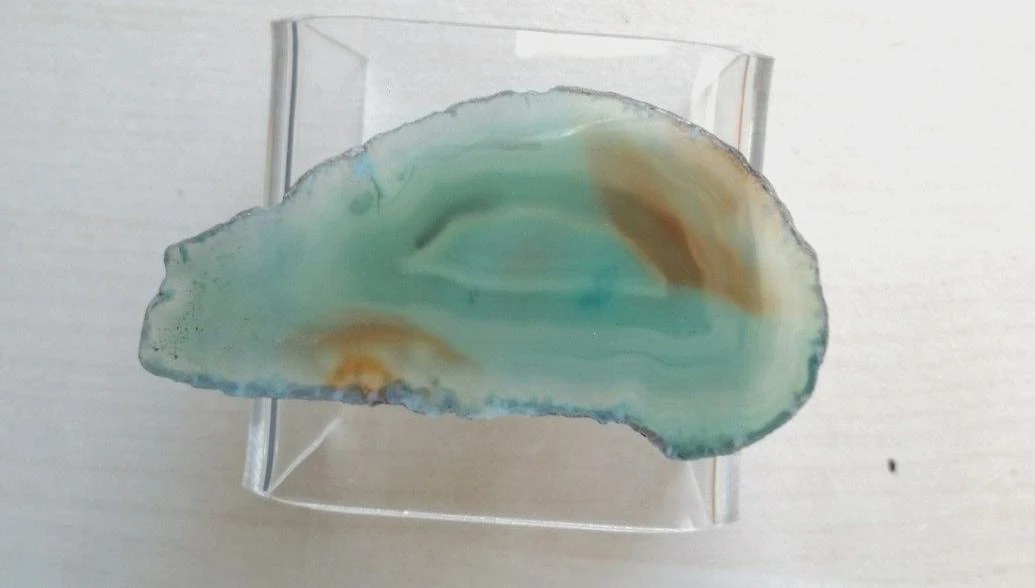 Petite agate verte en tranche fine polie long 6,5 cm / 11,53 g